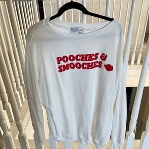 WILDFOX Pooches & Smooches Oversized White Sweater Size Smalll
